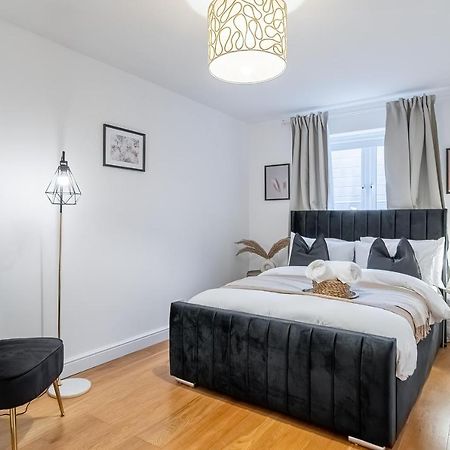Chic 3 Bed Apartment Near London Bridge With Balcony Zewnętrze zdjęcie