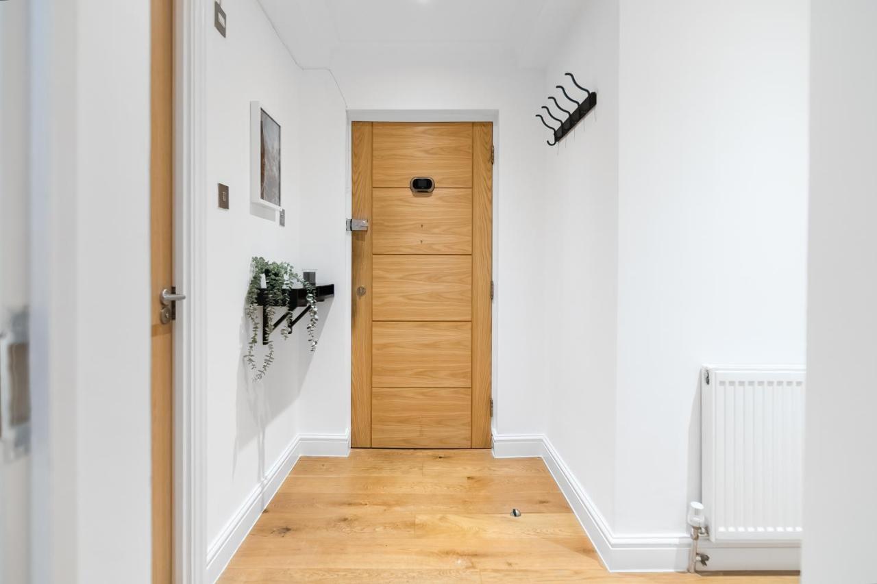 Chic 3 Bed Apartment Near London Bridge With Balcony Zewnętrze zdjęcie