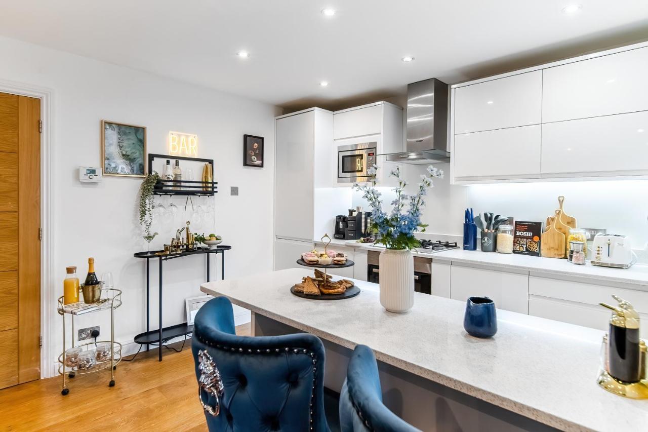 Chic 3 Bed Apartment Near London Bridge With Balcony Zewnętrze zdjęcie