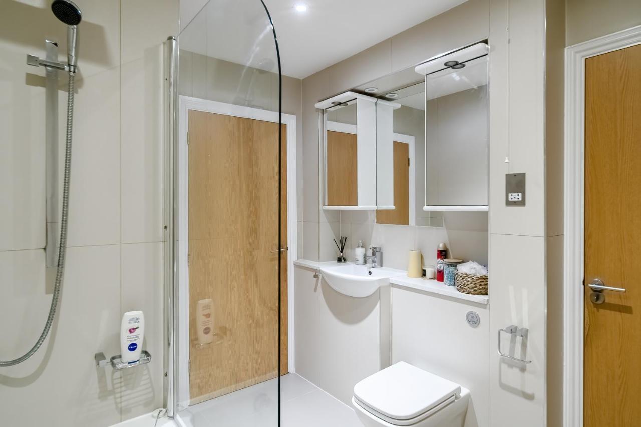 Chic 3 Bed Apartment Near London Bridge With Balcony Zewnętrze zdjęcie