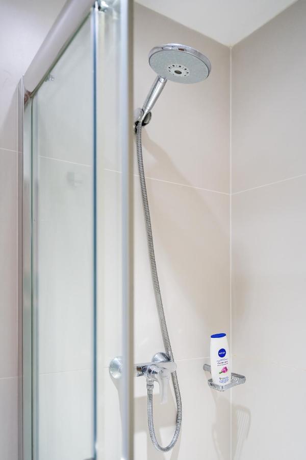 Chic 3 Bed Apartment Near London Bridge With Balcony Zewnętrze zdjęcie